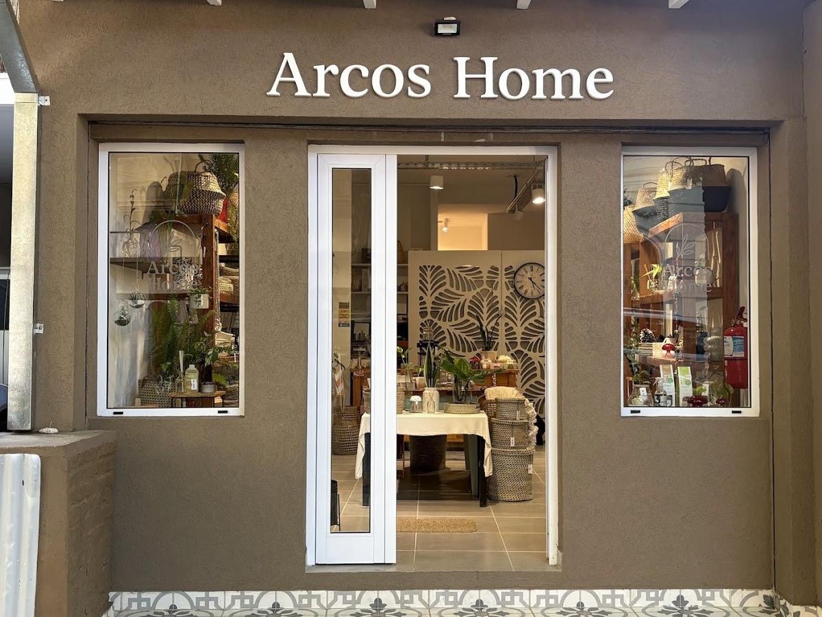 Fachada de Arcos Home